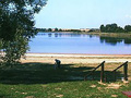 Die Badestelle am Lützlower See im Sommer.